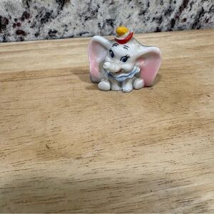 Disney Productions Hatbox Dumbo Small Home China Figurine Vintage 1950’s-60’s